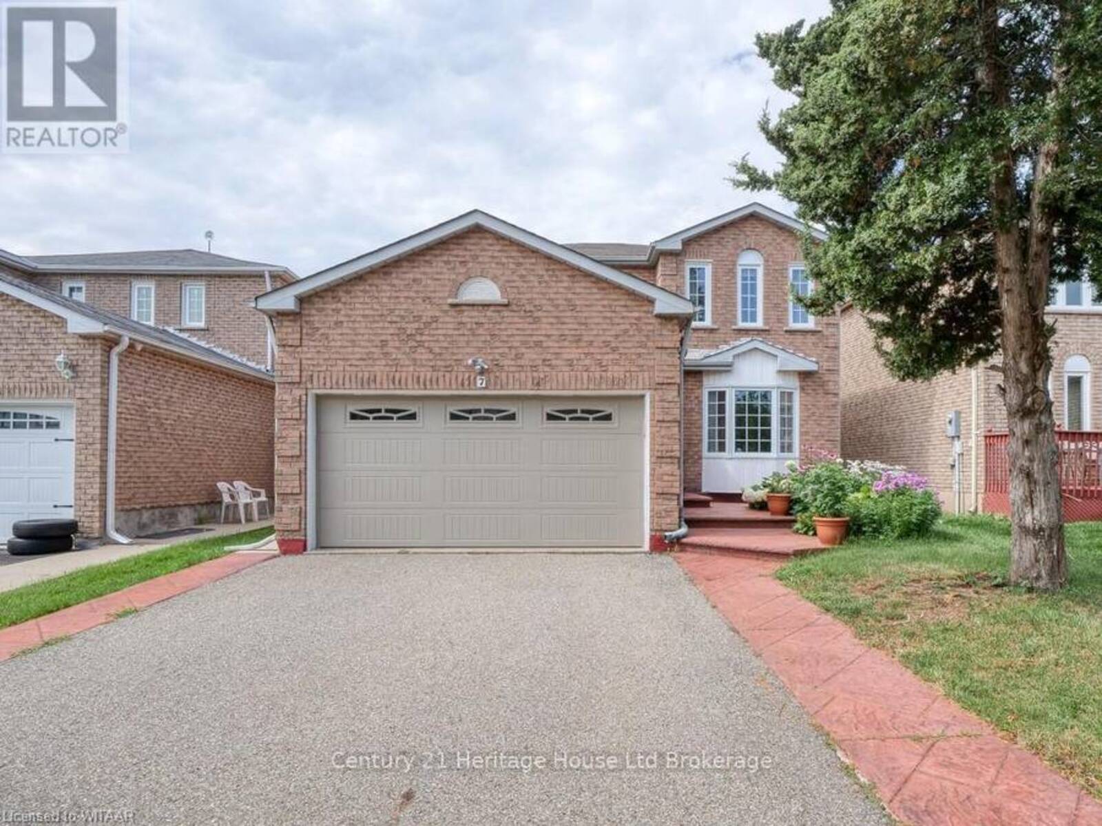 7 DUGGAN DRIVE, Brampton, Ontario L6Y 4K8