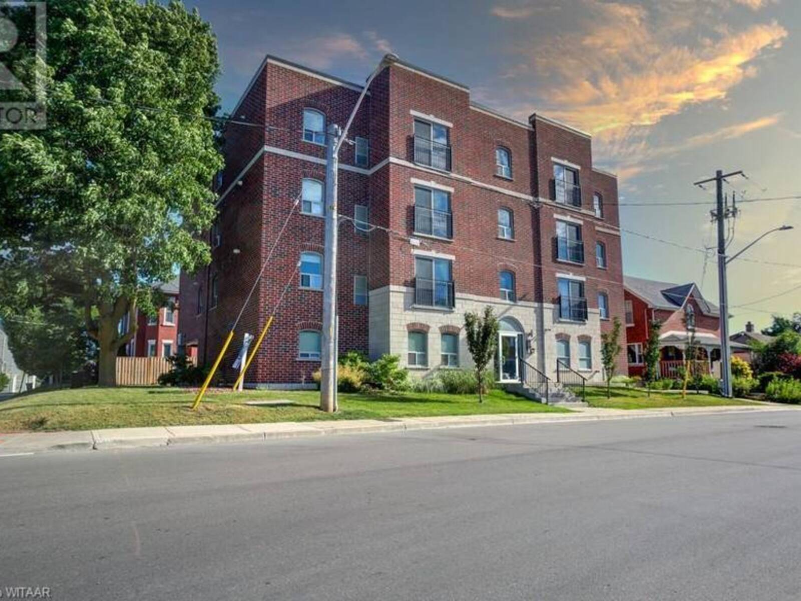 34 BROCK Street Unit# 301, Woodstock, Ontario N4S 3B5