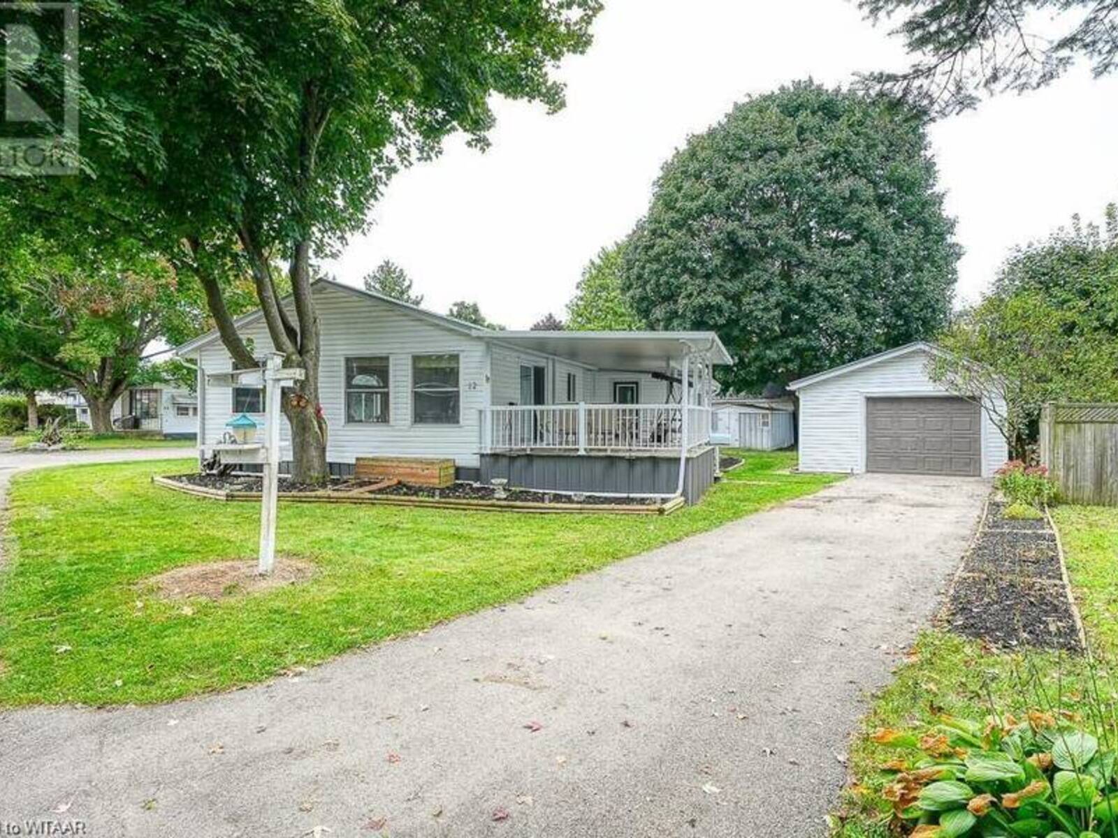 12 FIRST Street, Courtland, Ontario N4B 2W6