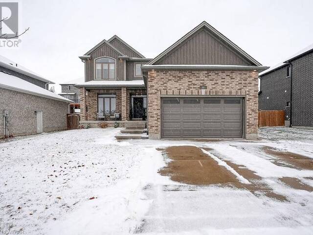 82 FIELDSTONE Crescent N Komoka Ontario, N0L 1R0