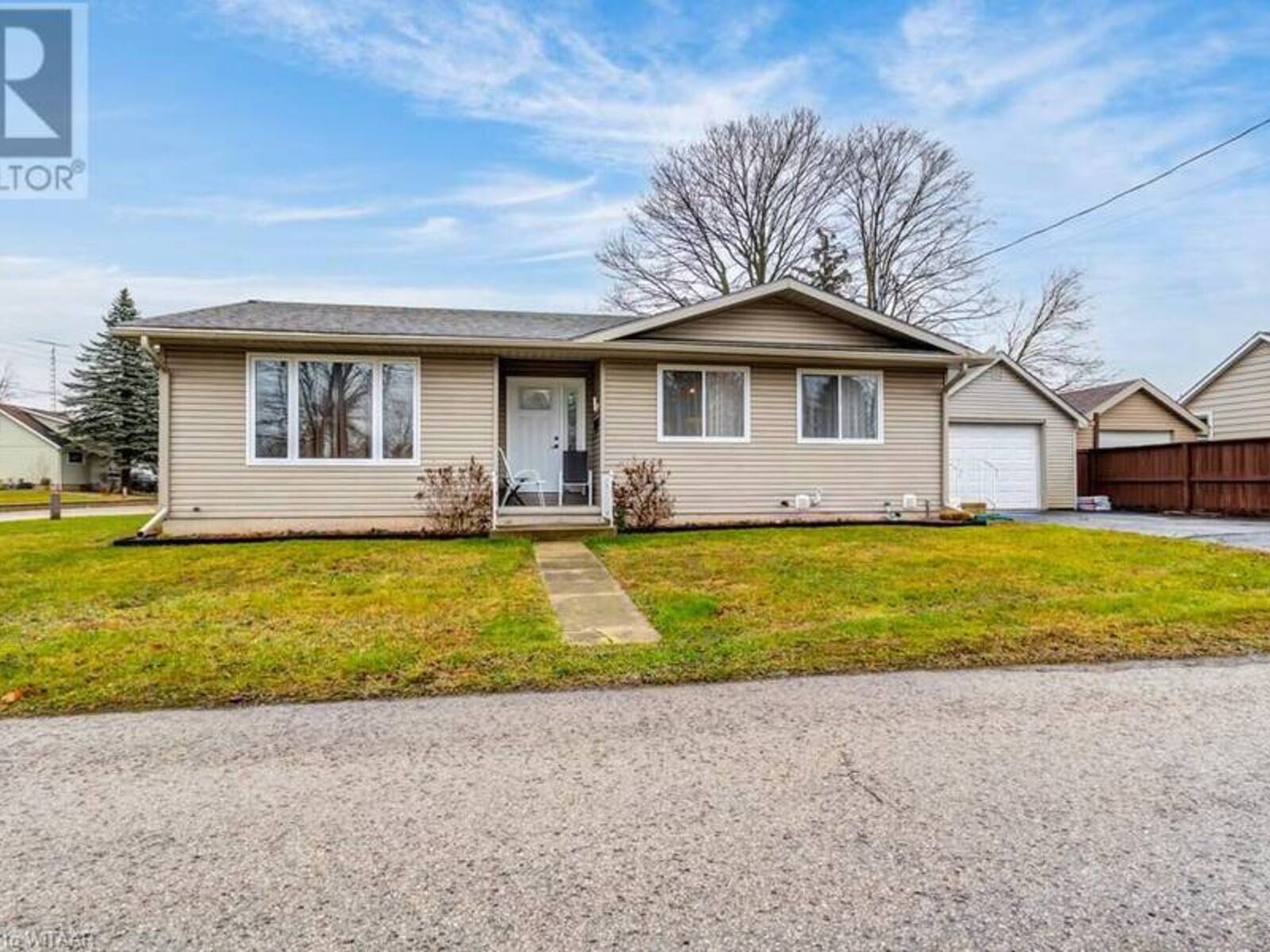 366 GILBERT Avenue, Delhi, Ontario N4B 2L6