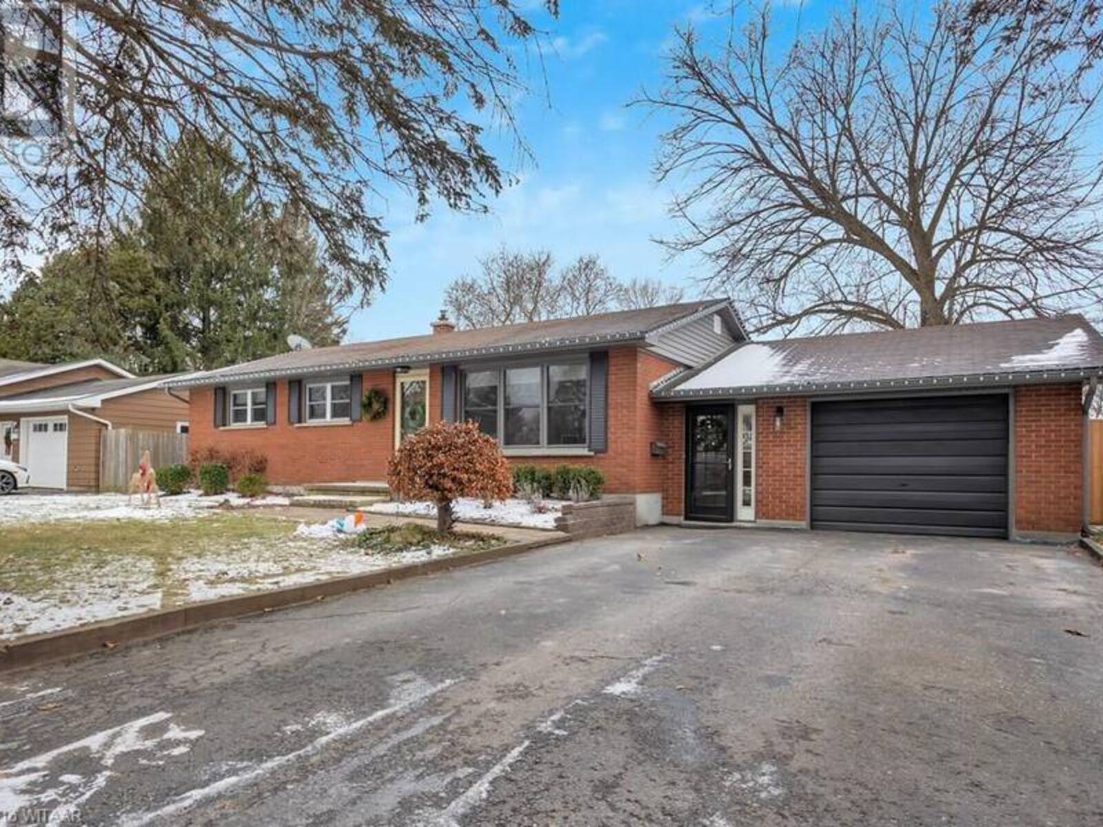 211 QUARTERLINE Road, Tillsonburg, Ontario N4G 4E3