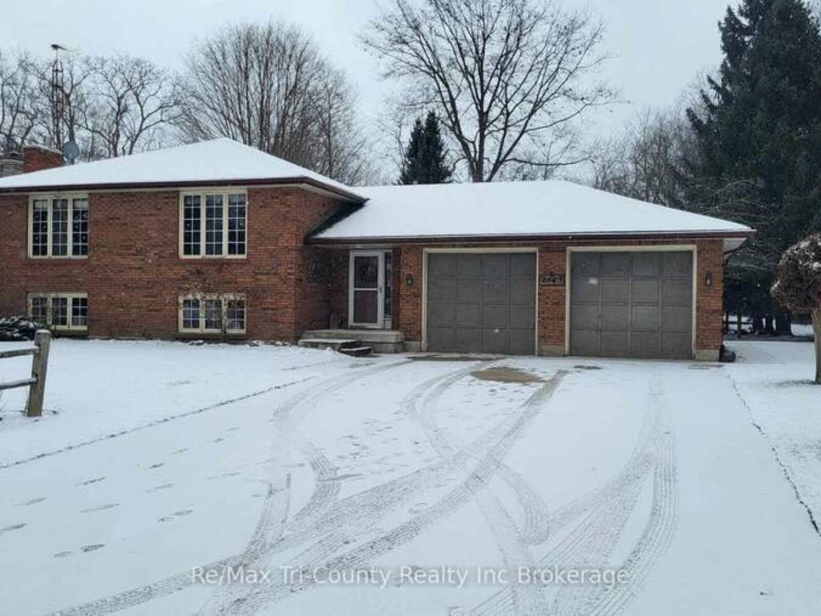 2343 CHURCH STREET, Mount Brydges, Ontario N0L 1W0