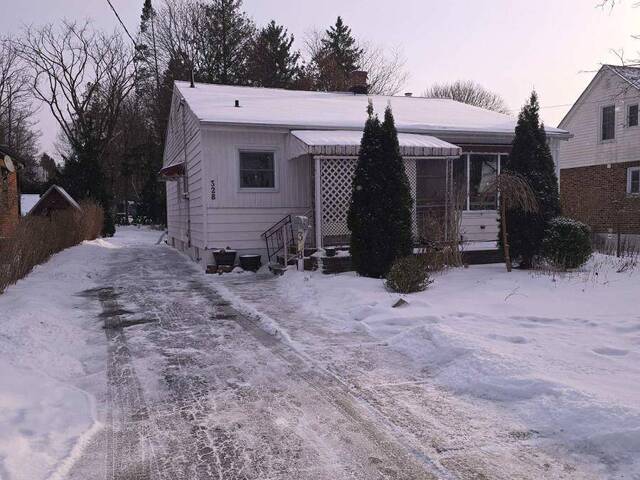 328 VICTORIA STREET N Woodstock Ontario, N4S 6W7