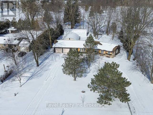 3880 DUNDAS STREET London Ontario, N5V 5C6 - 6 Bedrooms Home For Sale