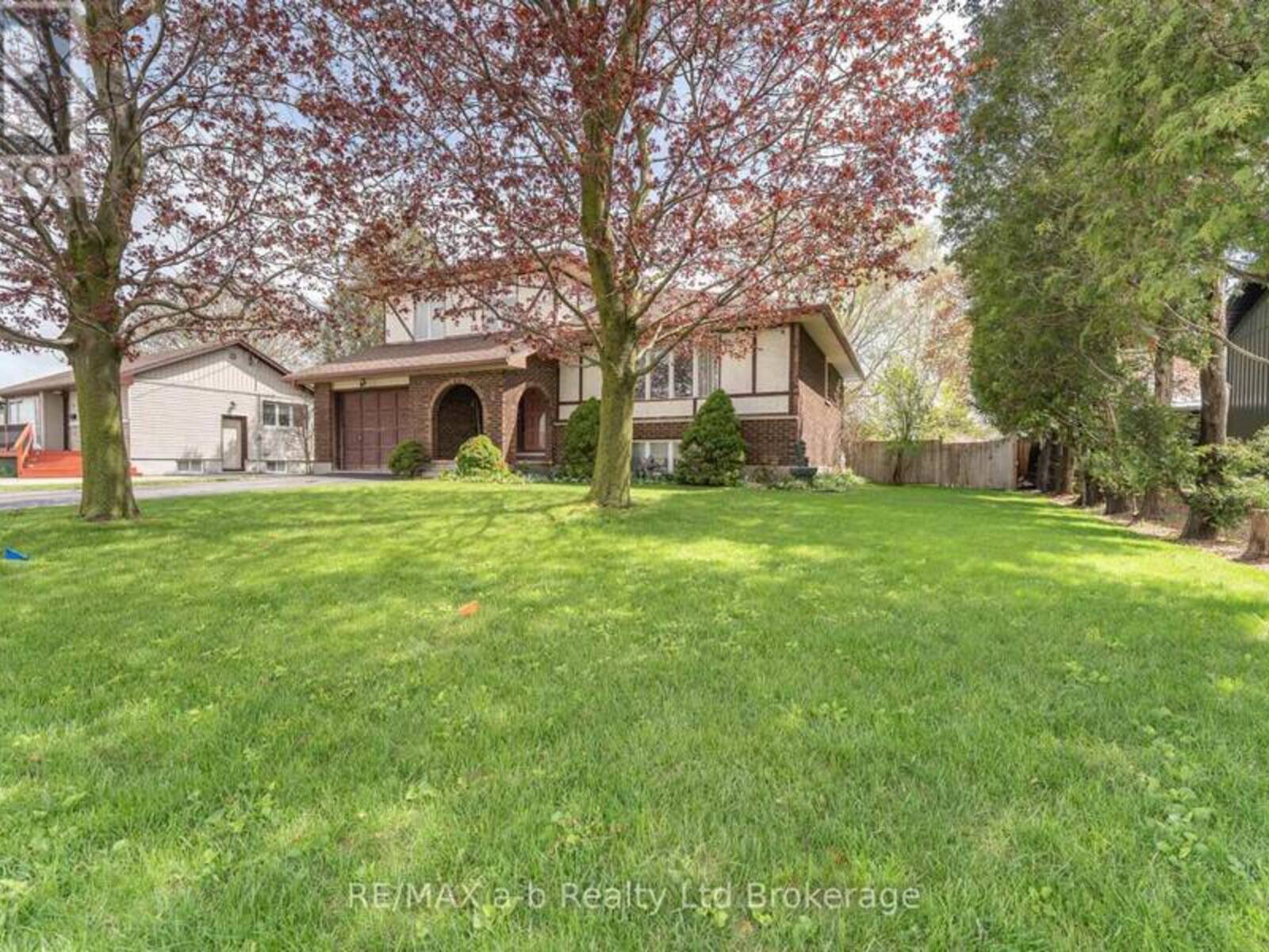 2 CRANBERRY ROAD, Tillsonburg, Ontario N4G 4Y9
