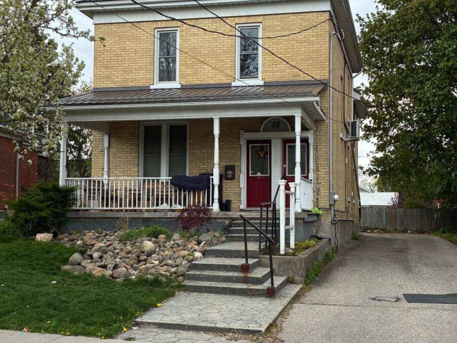 48 PERRY STREET, Woodstock, Ontario N4S 3C3