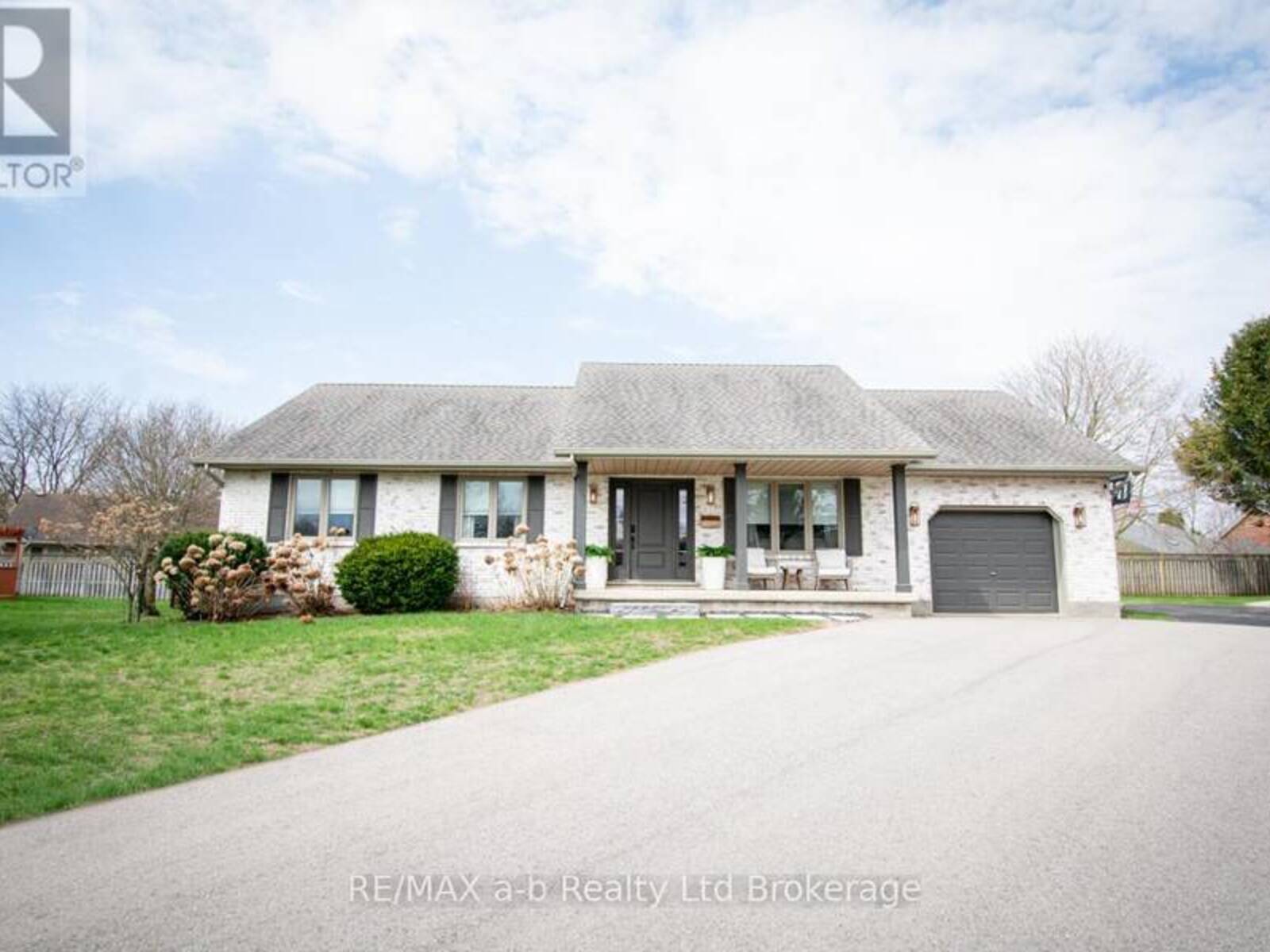 3 BELFAST CIRCLE, Tillsonburg, Ontario N4G 5G3