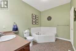 13 - 450 LAKEVIEW DRIVE | Woodstock Ontario | Slide Image Eighteen