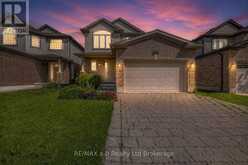 712 BLACKACRES BOULEVARD | London Ontario | Slide Image Two