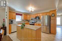 121 WESTON DRIVE | Tillsonburg Ontario | Slide Image Eight