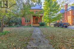 105 VANSITTART AVENUE | Woodstock Ontario | Slide Image Thirteen