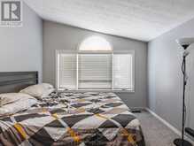 8 MOHICAN DRIVE | Woodstock Ontario | Slide Image Twelve