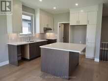 28 SYCAMORE DRIVE | Tillsonburg Ontario | Slide Image Six