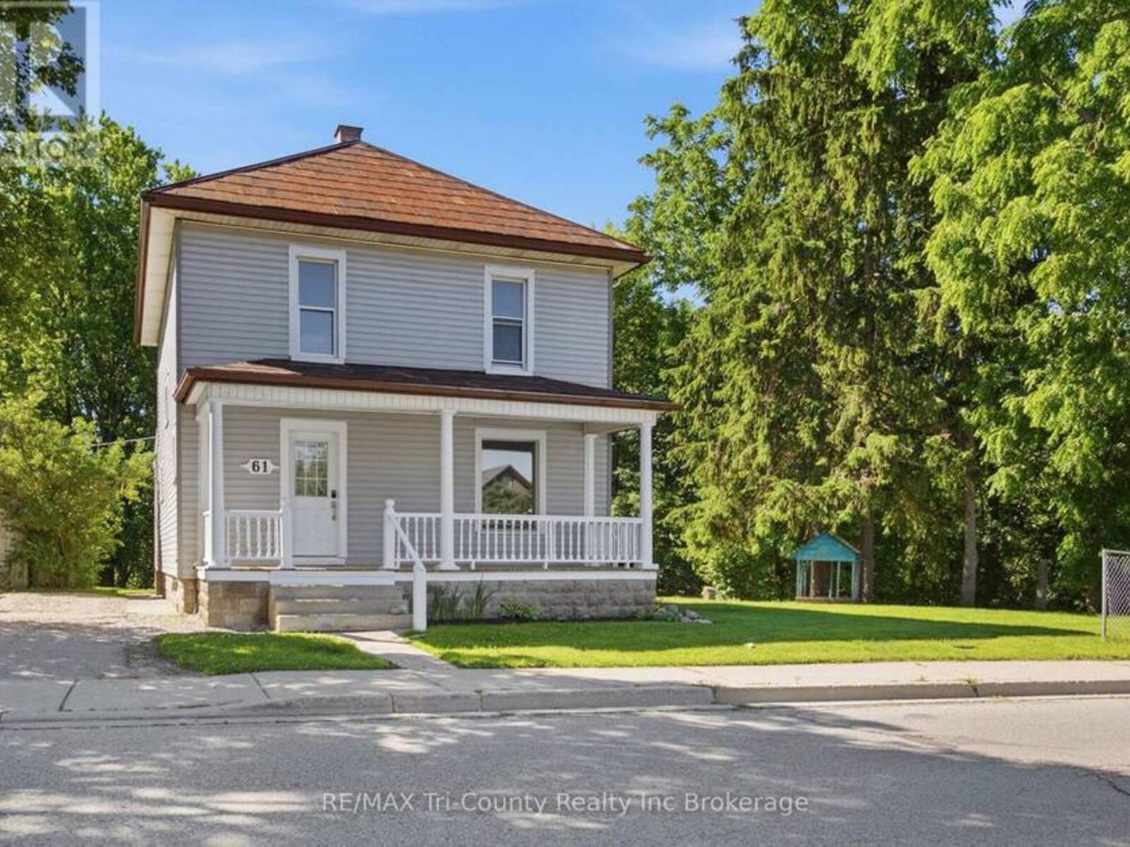 61 BROCK STREET E, Tillsonburg, Ontario N4G 1Z7