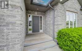 47 GRAYDON DRIVE | South-West Oxford Ontario | Slide Image Four