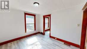279 VANSITTART AVENUE | Woodstock Ontario | Slide Image Sixteen