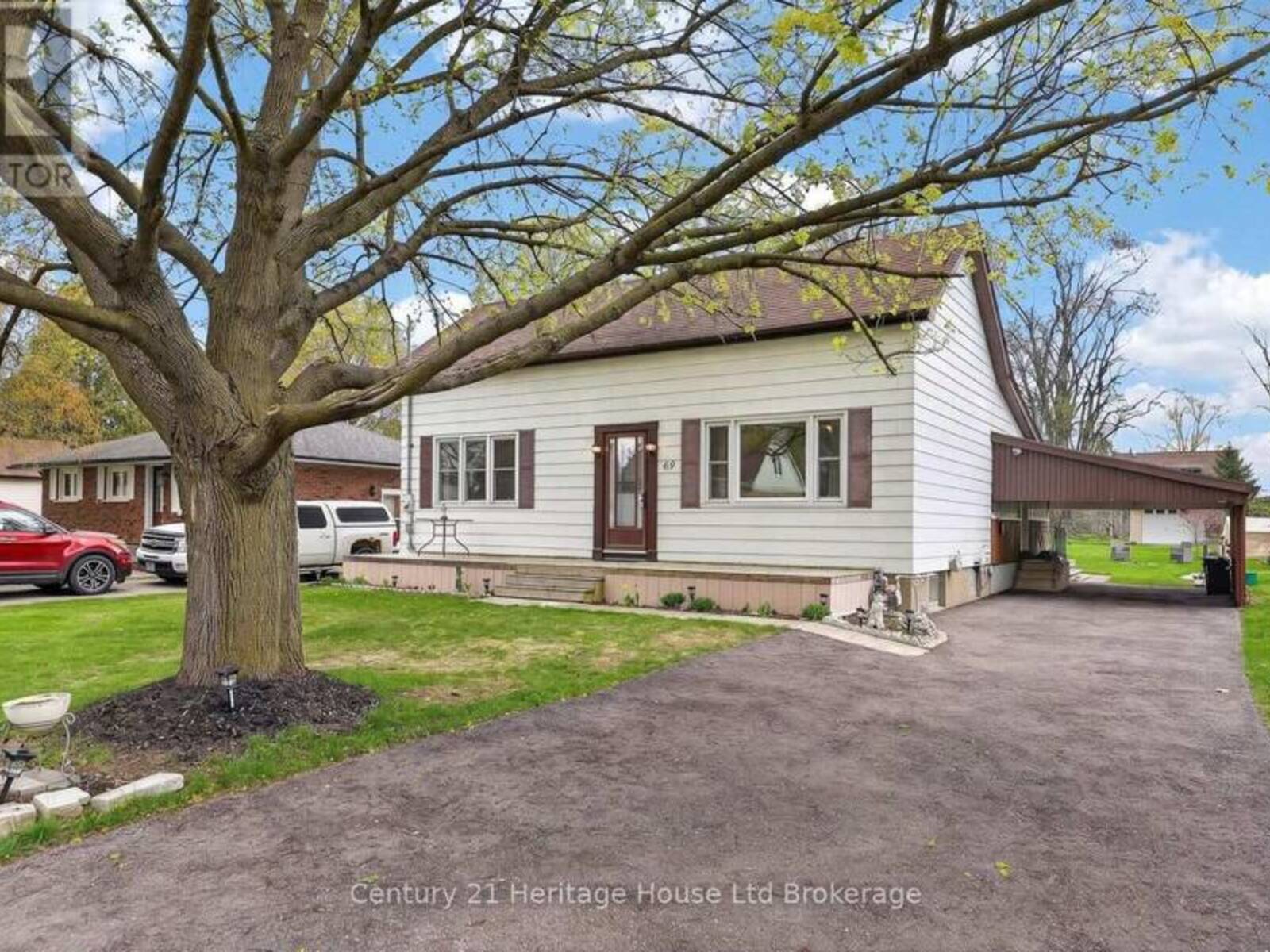 69 BEE STREET, Woodstock, Ontario N4S 3Z2
