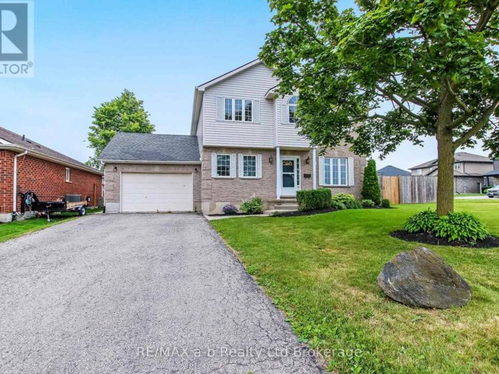 39 PRIMROSE DRIVE, Tillsonburg, Ontario N4G 5S7