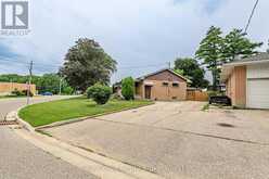 32A GLENDALE DRIVE | Tillsonburg Ontario | Slide Image Four