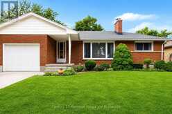 26 DEVERON CRESCENT | London Ontario | Slide Image Two
