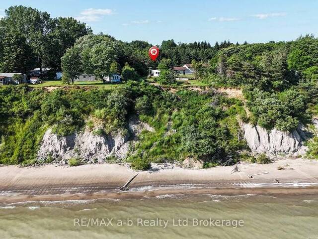 55424 LAKESHORE ROAD Bayham Ontario, N0J 1T0 - 1 Bedroom Waterfront Home For sale