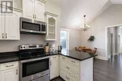 31 GIVINS STREET | Woodstock Ontario | Slide Image Eight