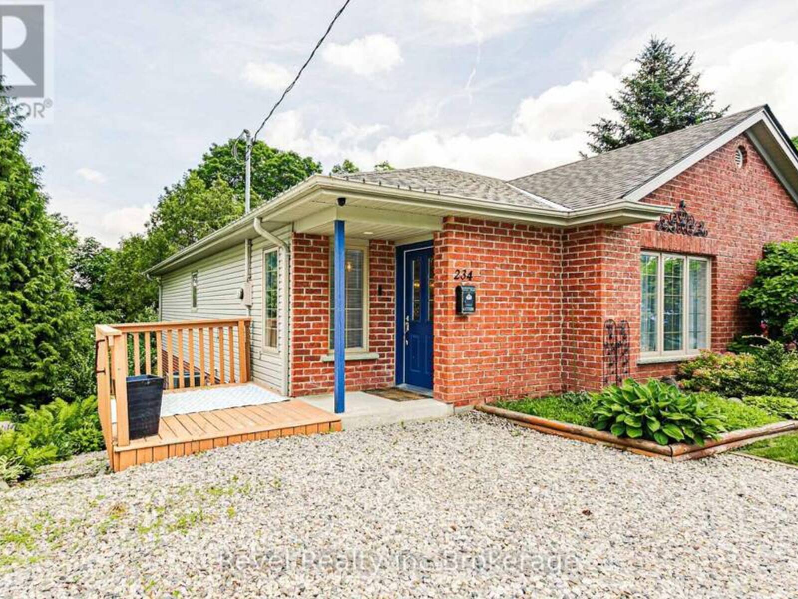 234 THAMES STREET N, Ingersoll, Ontario N5C 3E4