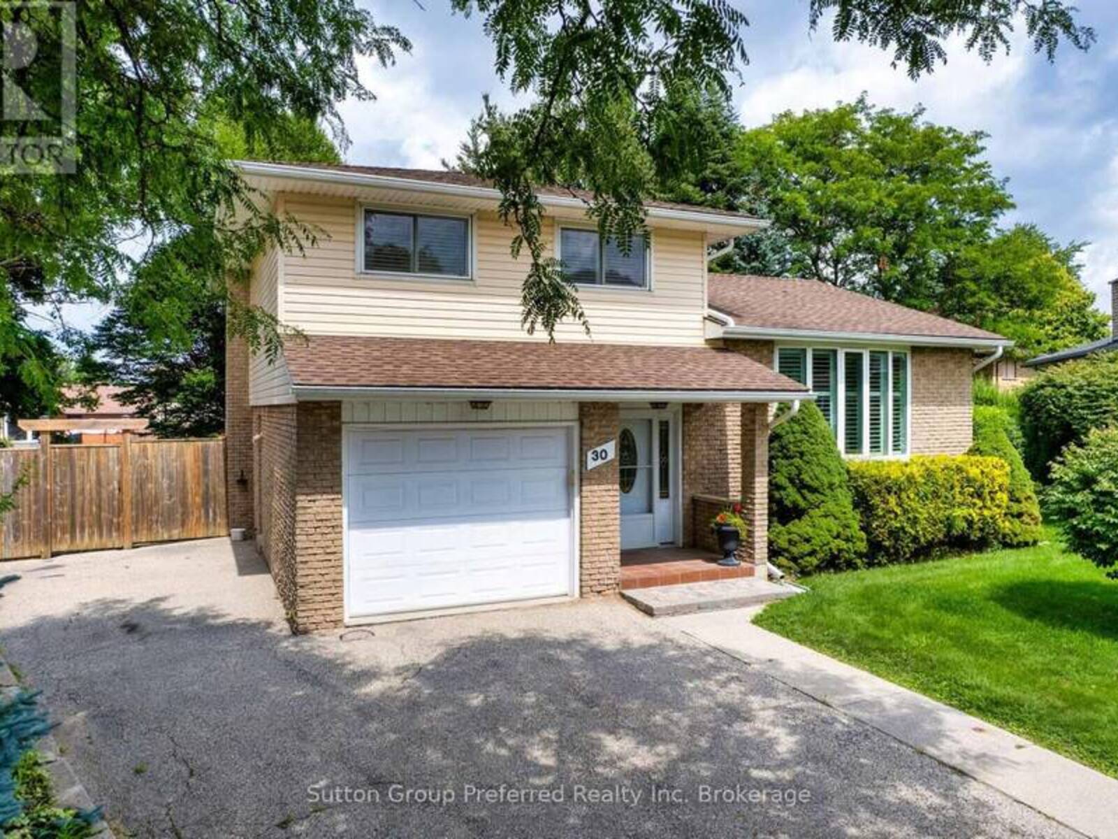 30 PEERS PLACE, Woodstock, Ontario N4S 8G8