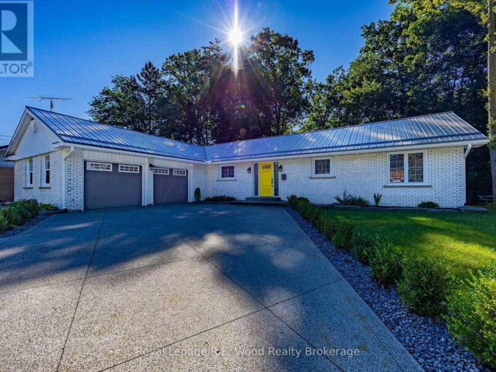 6 HIGHLAND DRIVE, Tillsonburg, Ontario N4G 2E9