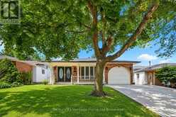 18 LOCUST CRESCENT | London Ontario | Slide Image Two