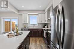325 KADING CRESCENT | Woodstock Ontario | Slide Image Twelve