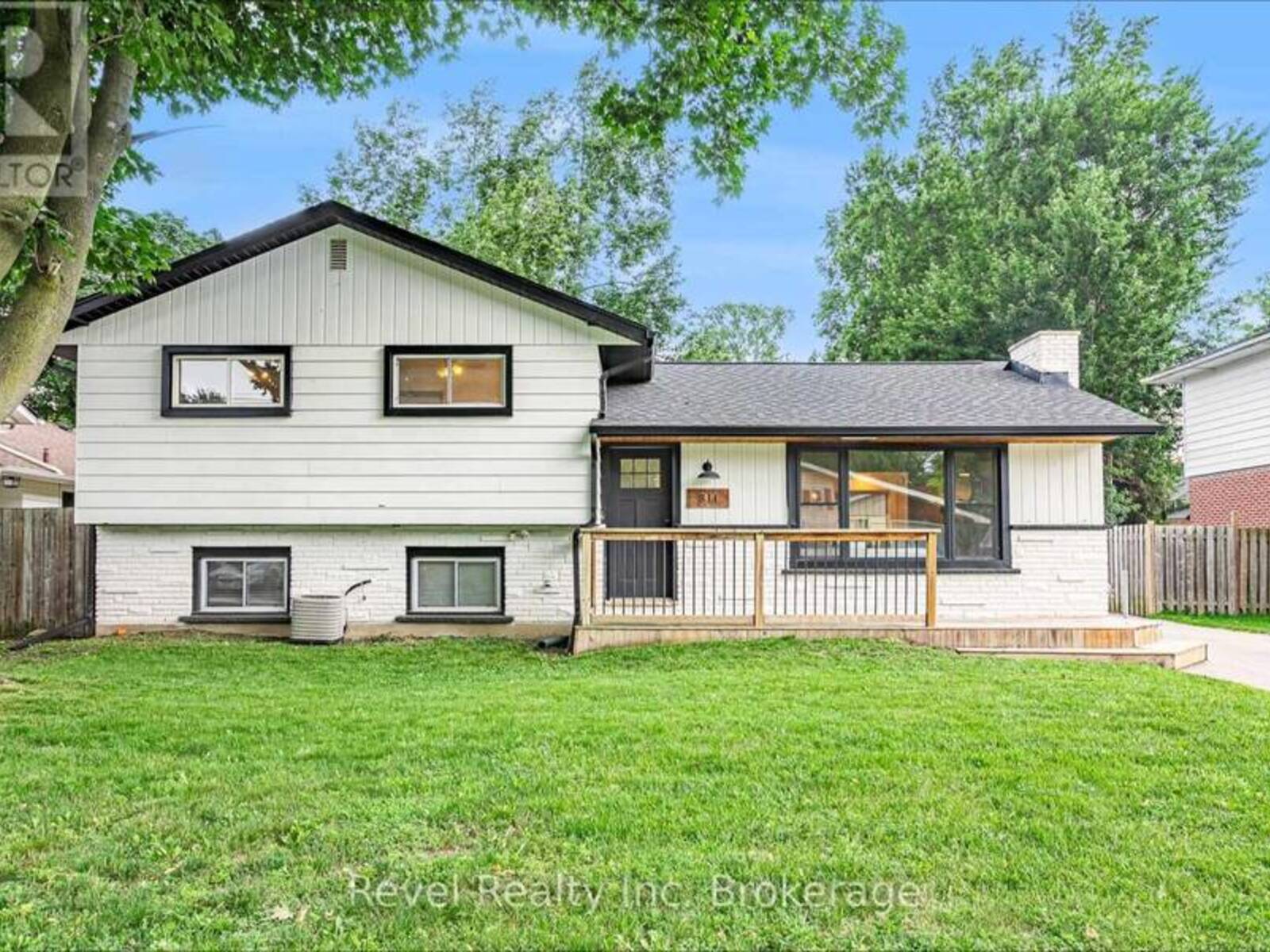 811 HUGHSON STREET, Woodstock, Ontario N4S 4P8