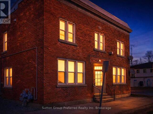 1792 LONGWOODS ROAD Southwest Middlesex Ontario, N0L 2N9 - Multi-family Home For Sale