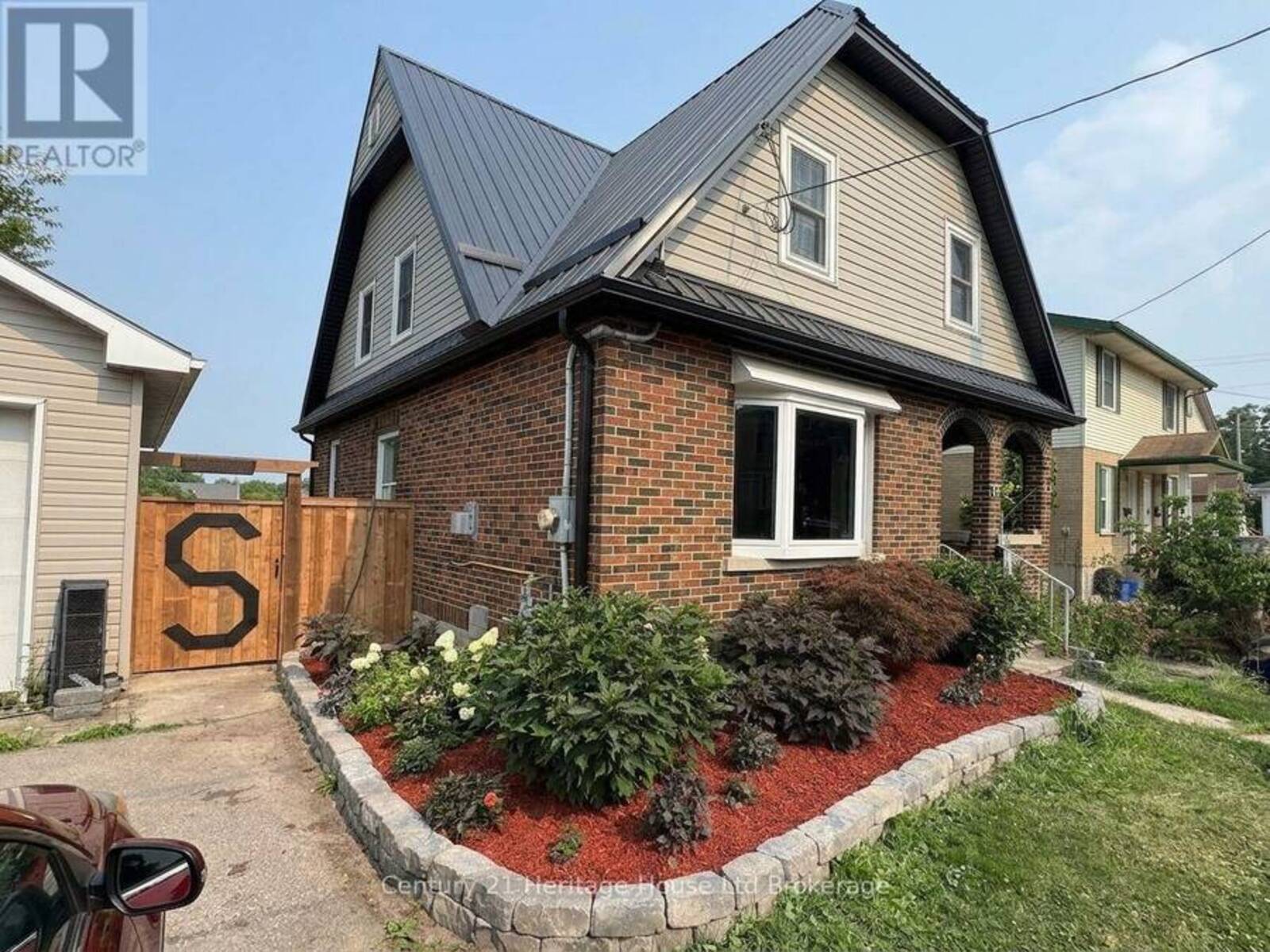87 BAY STREET, Woodstock, Ontario N4S 3K7