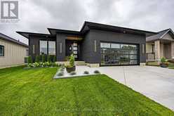 7 SYCAMORE DRIVE | Tillsonburg Ontario | Slide Image One