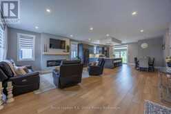 7 SYCAMORE DRIVE | Tillsonburg Ontario | Slide Image Four