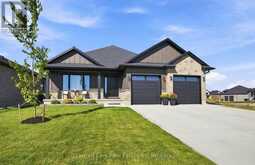 18 WALNUT DRIVE | Tillsonburg Ontario | Slide Image Two