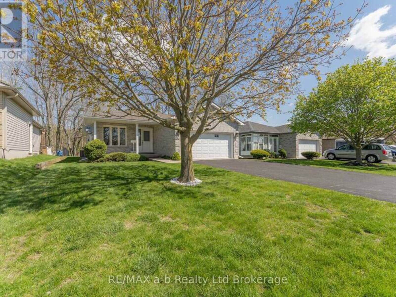 44 BEECH BOULEVARD, Tillsonburg, Ontario N4G 5R8