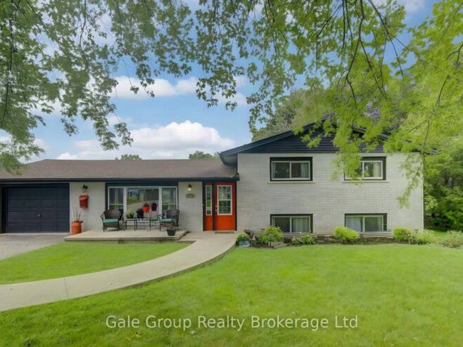 15 WILLIAM STREET, Tillsonburg, Ontario N4G 1L6