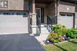 42 SERVICEBERRY LANE | Simcoe Ontario | Slide Image Four