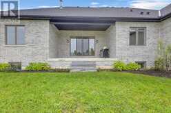 3 CLOVER LANE | Norwich Ontario | Slide Image Five