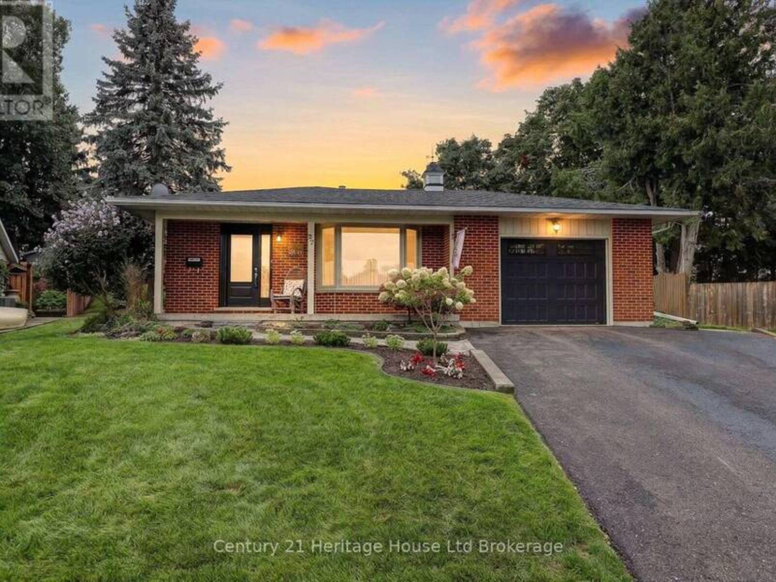 27 SILCOX PLACE, Woodstock, Ontario N4S 8M8