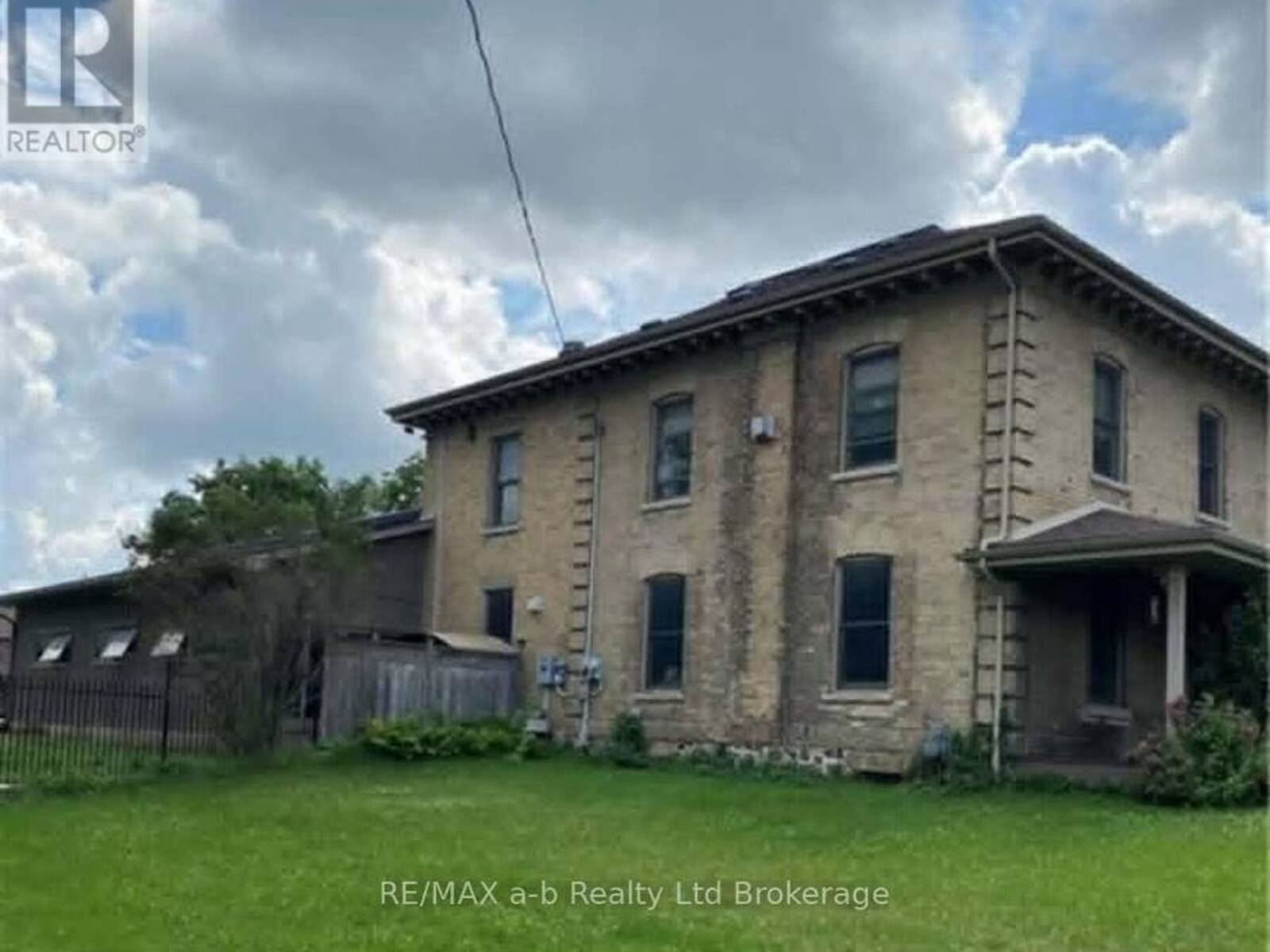 241 PITTOCK PARK ROAD, Woodstock, Ontario N4S 7W2