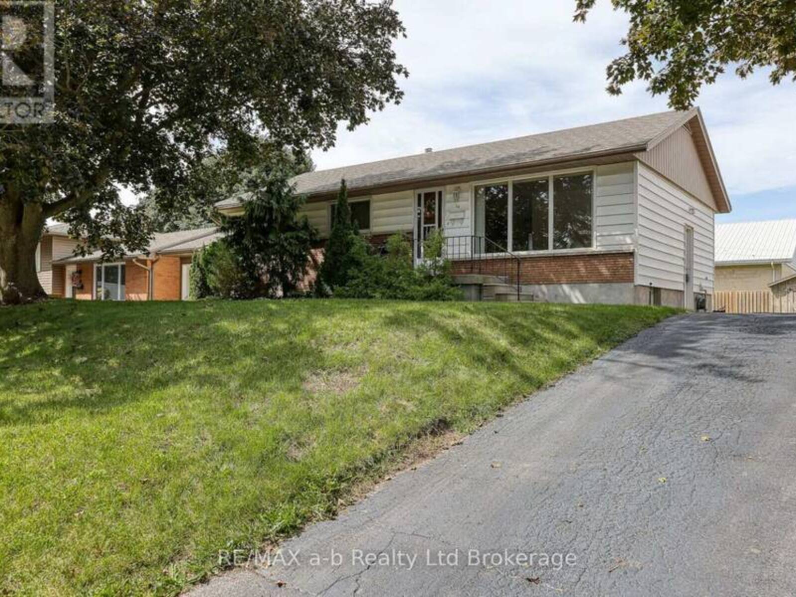 26 GLENN AVENUE, Ingersoll, Ontario N5C 2C8