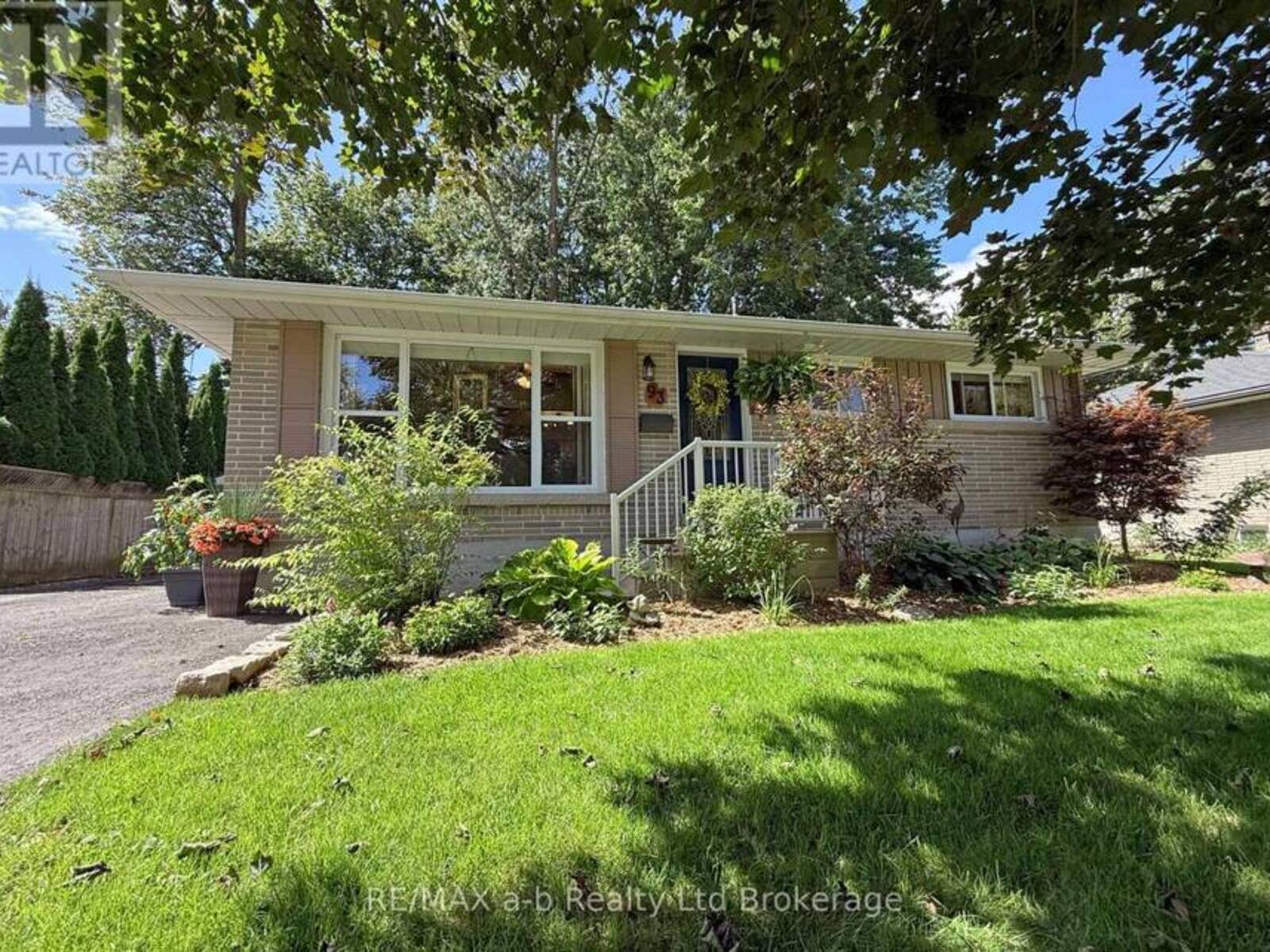 93 NORTH PARK CRESCENT, Woodstock, Ontario N4S 7M1