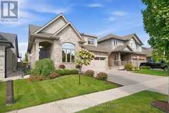 247 DIEPPE DRIVE | Woodstock Ontario | Slide Image Three