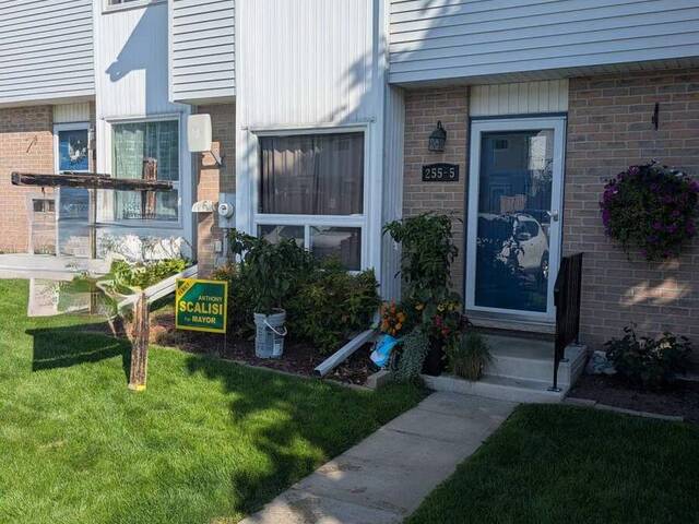 5 - 255 LANSDOWNE AVENUE Woodstock Ontario, N4T 1N6 - 3 Bedrooms Condo For Sale