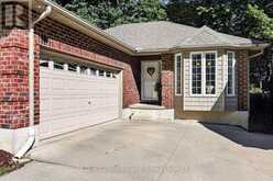 79 POTTERS WAY | Woodstock Ontario | Slide Image Three