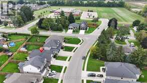 92 DEREHAM DRIVE | Tillsonburg Ontario | Slide Image Four